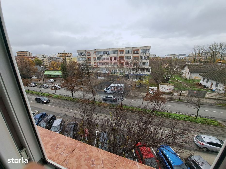 3 camere de închiriat, zona Consul