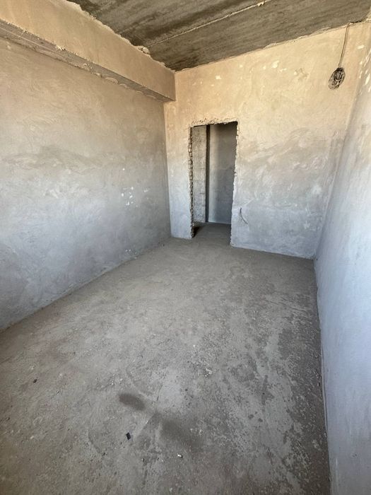 3xonalik 7qavatida sotiladi eski tsum oldida
6etajli do