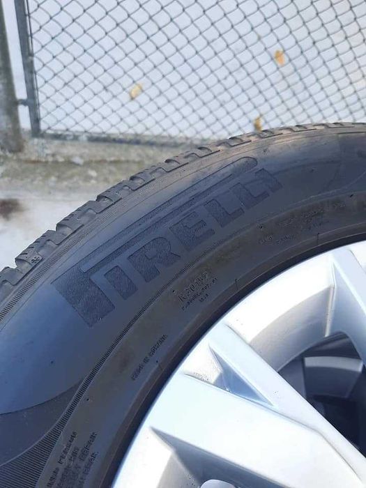 4 Броя 215/65/17 Pirelli 2x7,2mm 2x6,8mm 2020 DOT