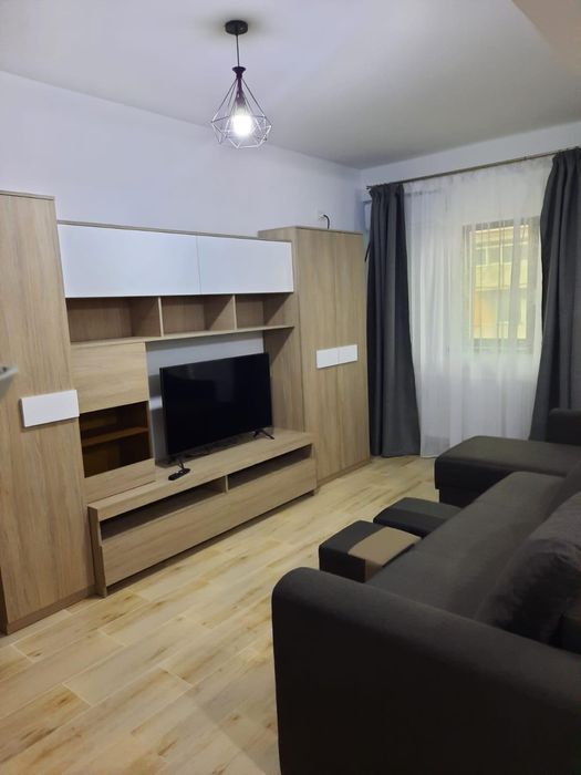 Ap de inchiriat 2 camere bloc nou, cartier 1 mai