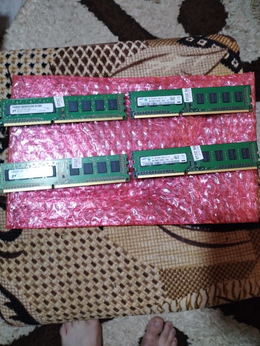Plăcuțe ram 4x2gb ddr3
