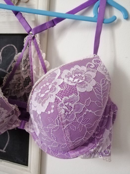 Sutien mov din dantela model deosebit Bodyflirt cupa 85 B