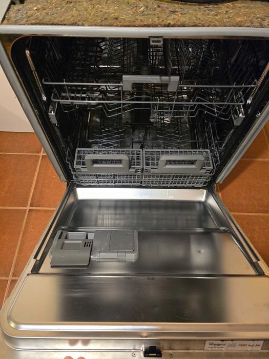 Съдомиялна машина за вграждане Whirlpool - 13 комплекта