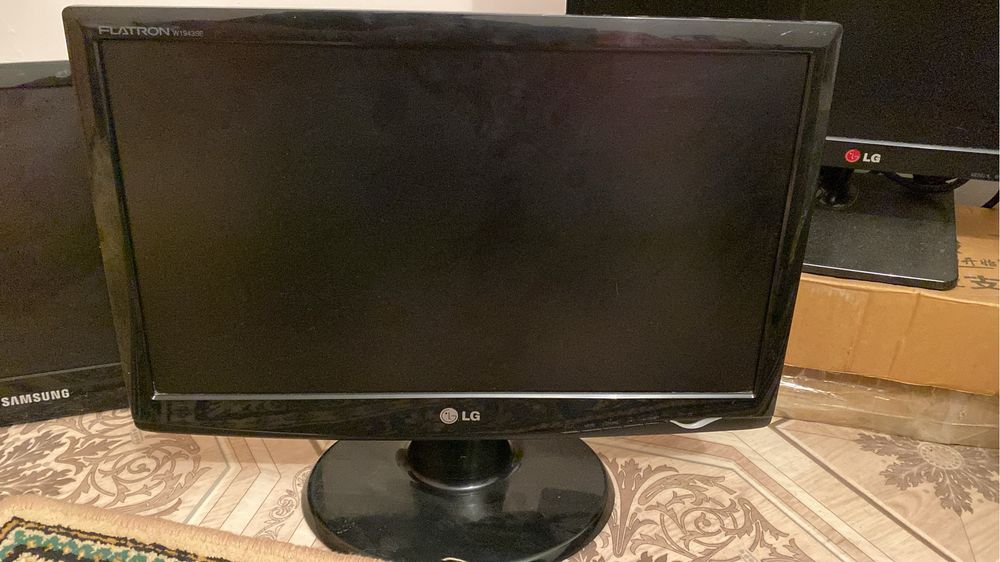 Монитор продам 19 дюймов LG