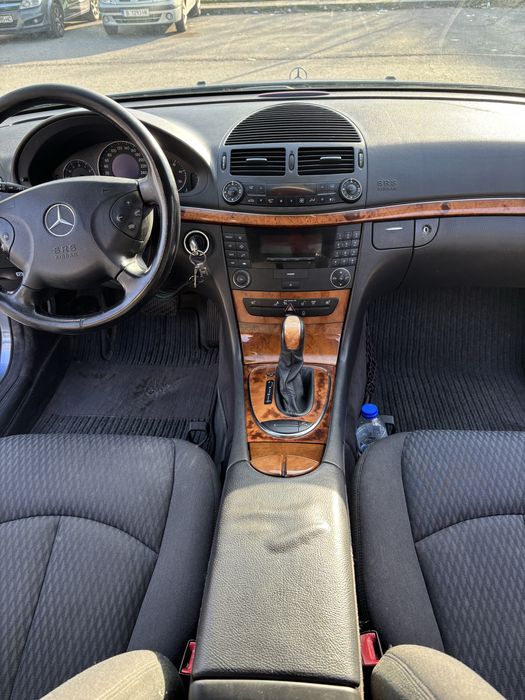 Mercedes benz E220
