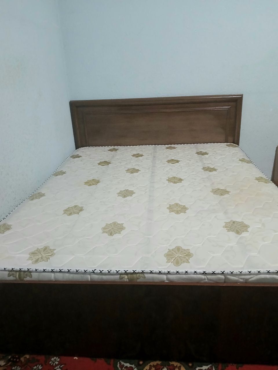 Продается спальни кроват