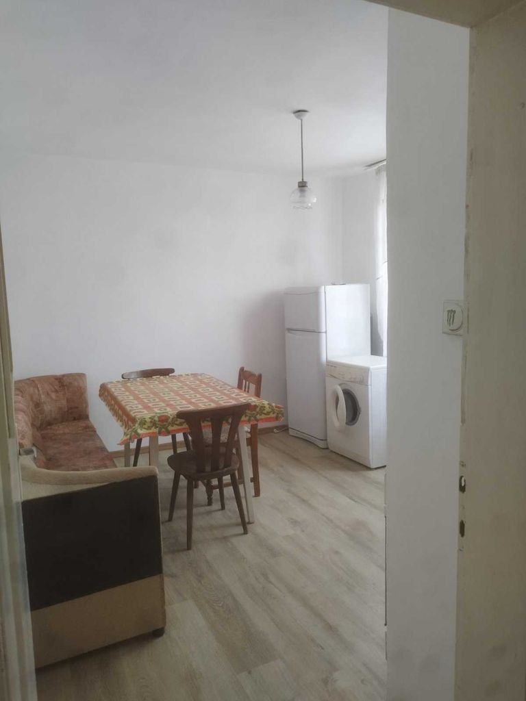 Дава се под наем Етаж от къща в Нови Искър - 100 кв.м за 433.5 € - Снимка #2