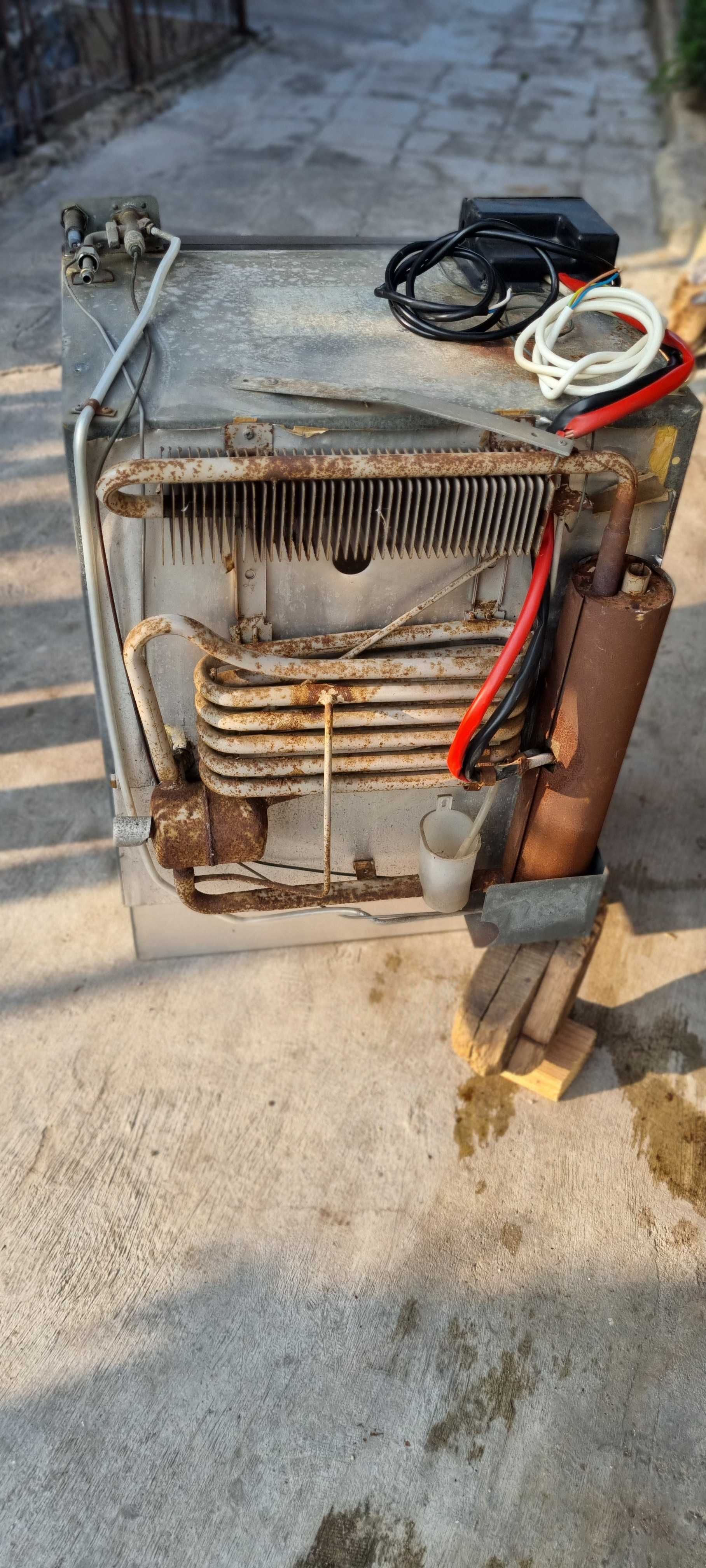 Хладилник на газ,12V,220V+Мивка с газови котлони