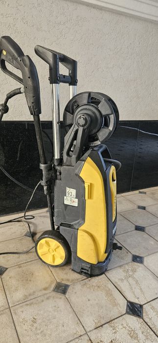 Карчер сотилади  холати яхши уй учун ва мошина ювиш учун олганман