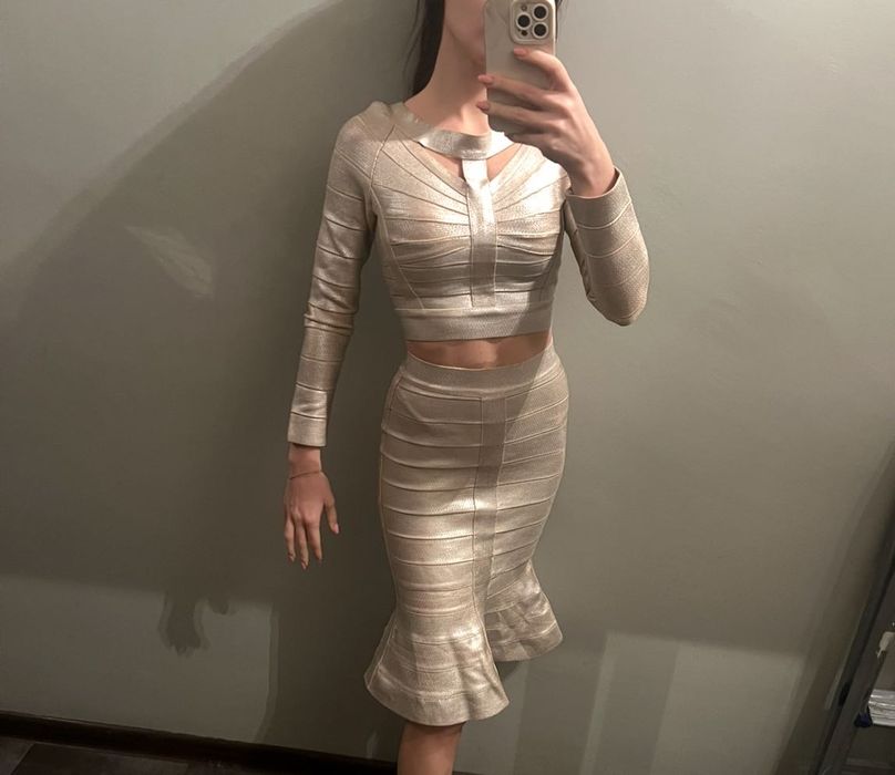 Бандажен сет с прилепнал силует