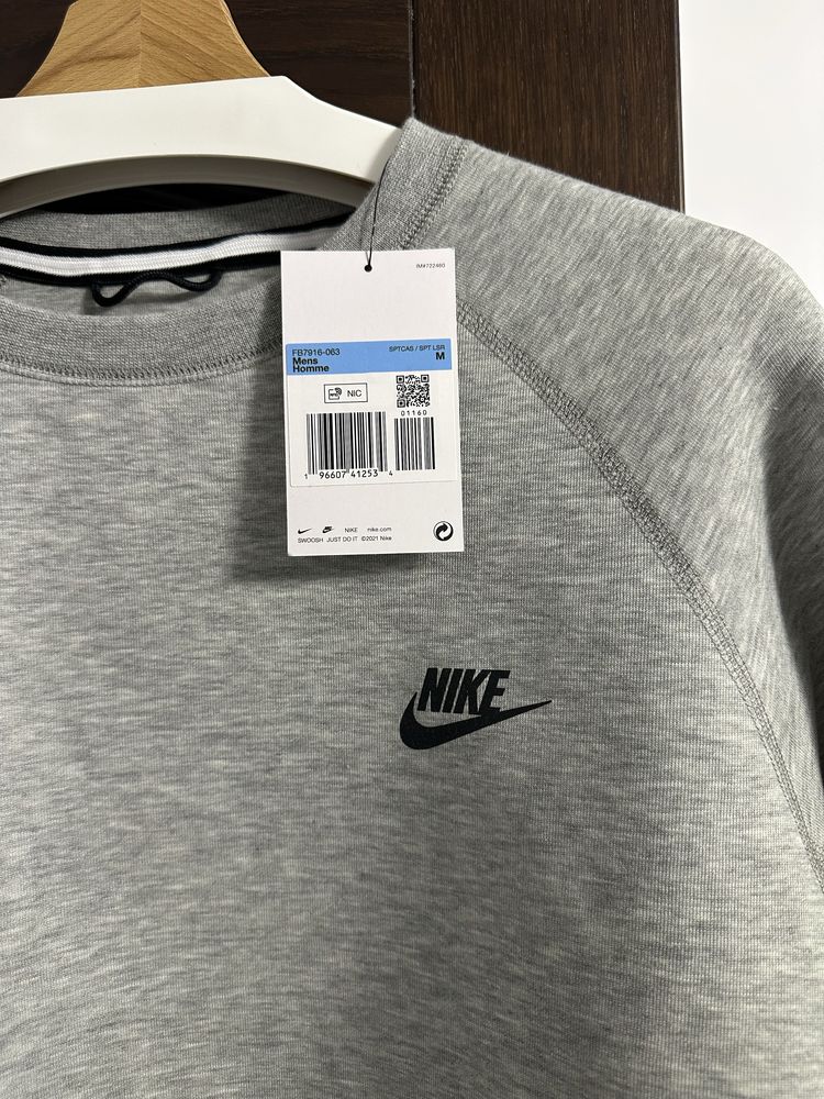 Hanorac Nike Tech Fleece