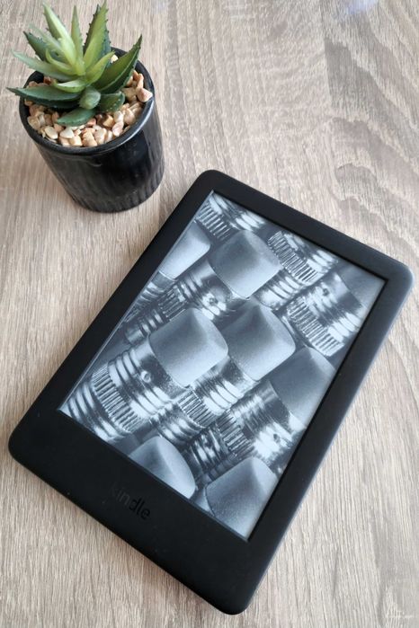 Kindle 10th generation електронен четец с подсветка БЕЗПЛАТНА ДОСТАВКА