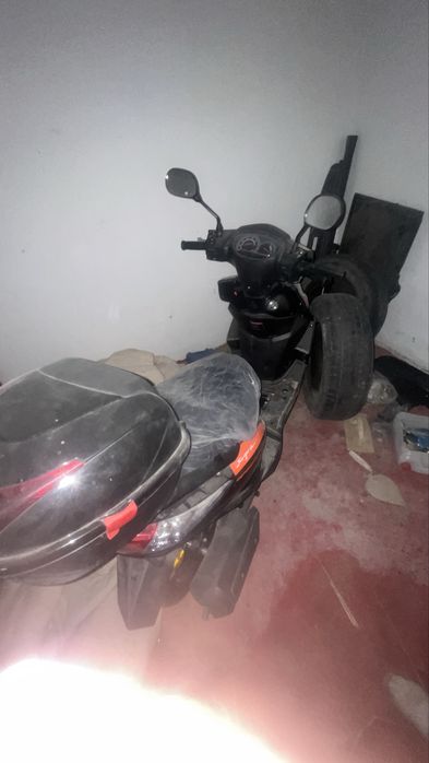 Мопед сатылады 3 еуын бірге беріп жіберем 1 мопед м8 без пробег