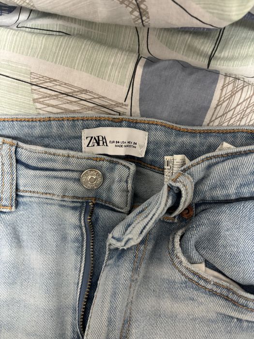 Светло сини дънки Zara