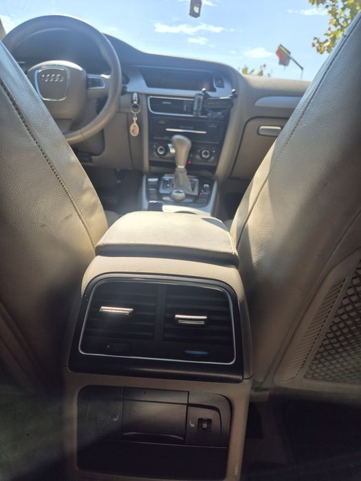 Proprietar Audi A4, 2.0 diesel, 2012, panoramic, automat