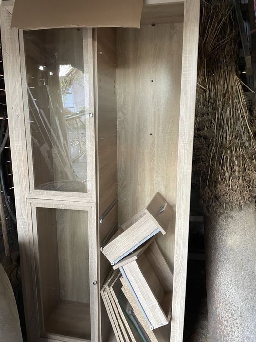 Vand dulap tip vitrină