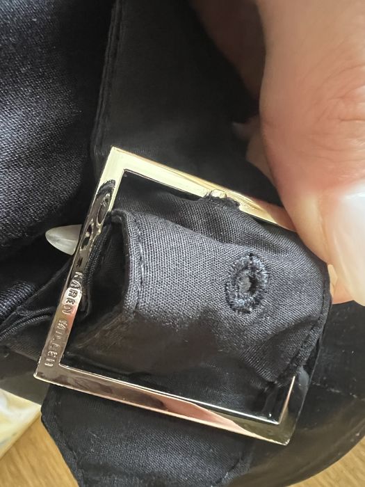 Рокли Sandro и Karen Millen, неразличими от нови