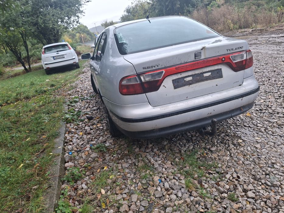 Сеат Толедо 1.8 на части