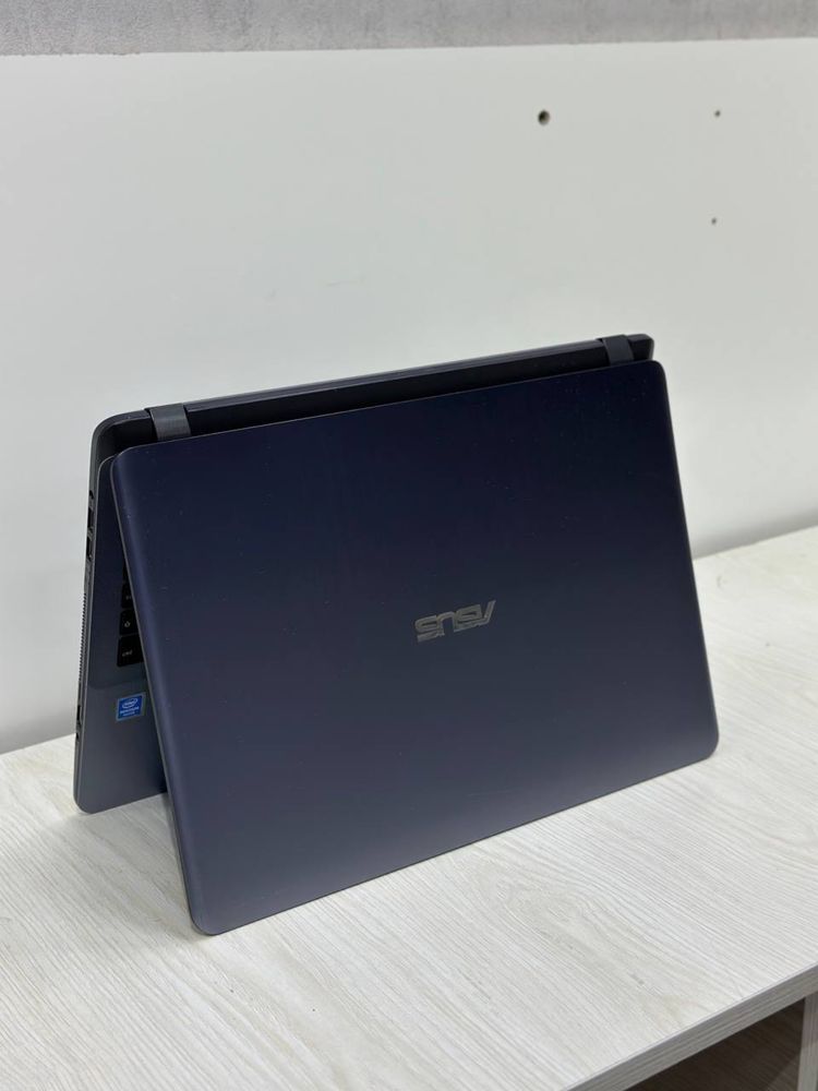 Asus Pentium.