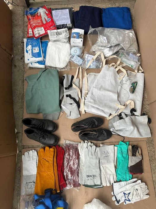 Bocanci salopete combinezon costum vopsitor manusi ham masti filtre