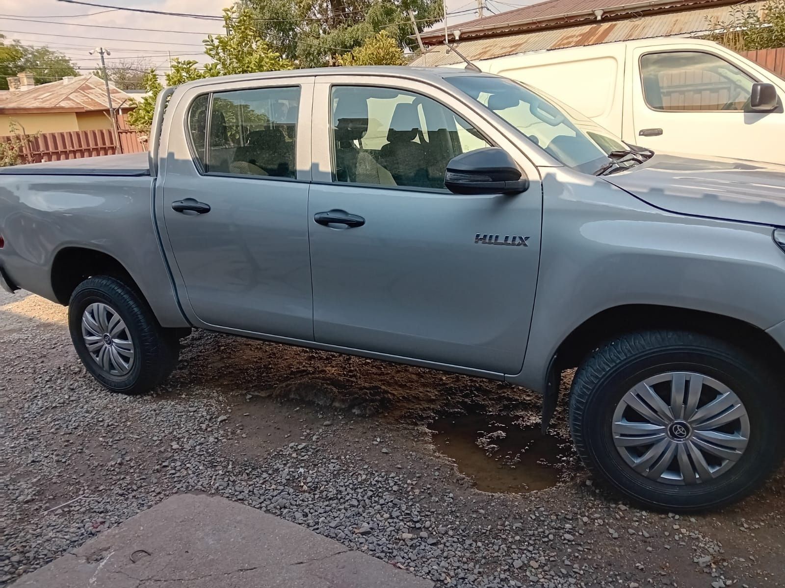 Vând  Toyota  Hilux  an 2021