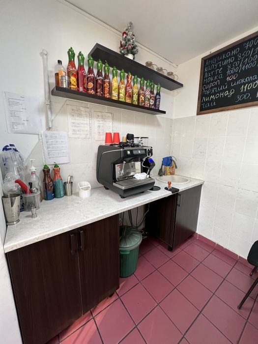 Продам полностью оборудование и мебель для Кофейни