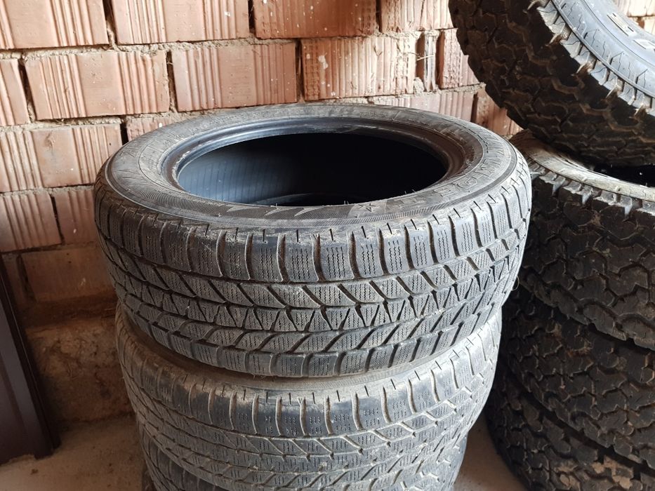 Anvelope Bridgestone Blizzak LM 25T 195/60/16 - M+S iarna.