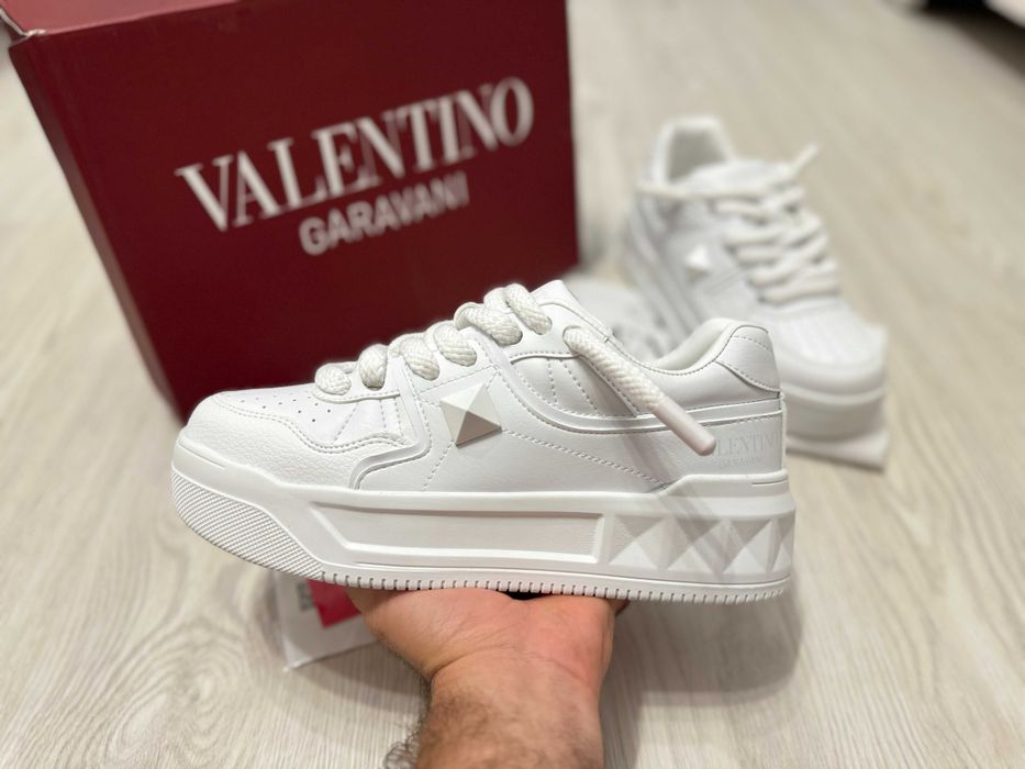 Adidasi Valentino Garavani One Stud Low Full Box Albi