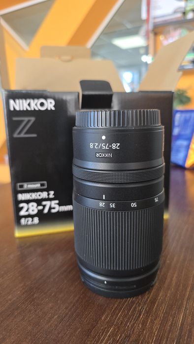 обектив Nikon NIKKOR Z 28-75mm f/2.8