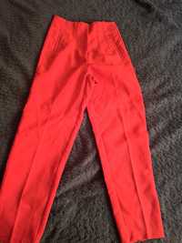 Червен панталон с висока талия