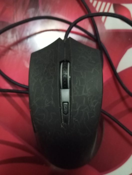 Vand mouse uri de gaming