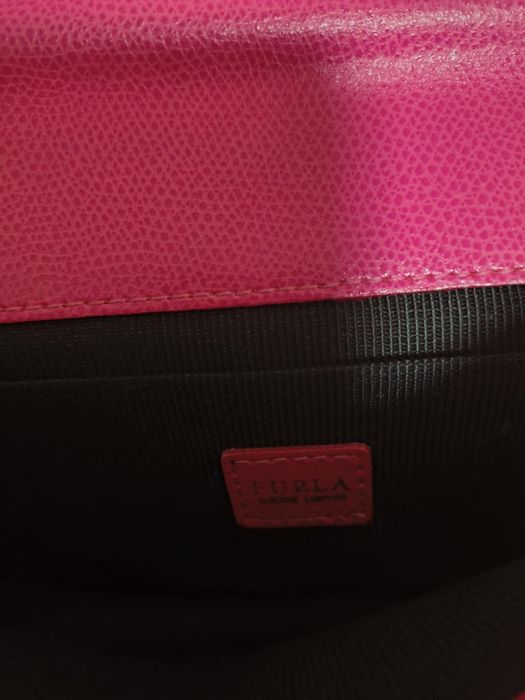 Чанта на FURLA  в цикламен цвят