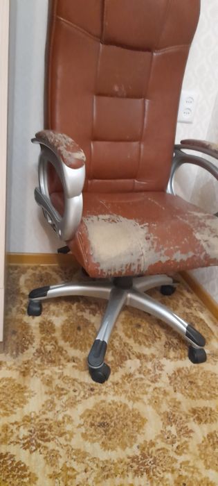 Продам офисное кресло