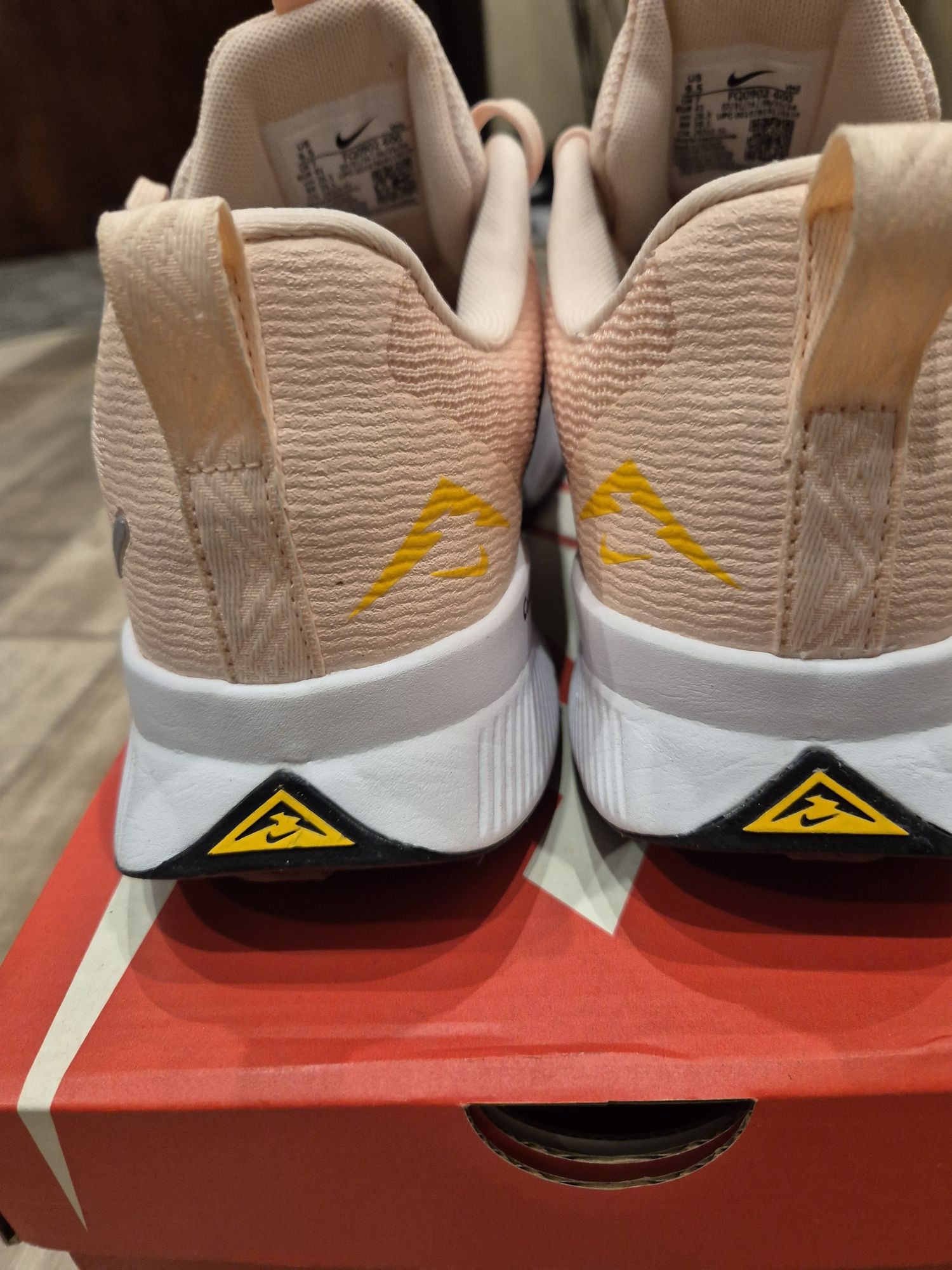Дамски NIKE, номер 41