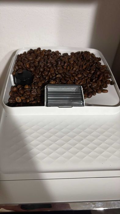 Espressor automat Philips 2300 EP2333/40 1500W 4 tipuri de bauturi