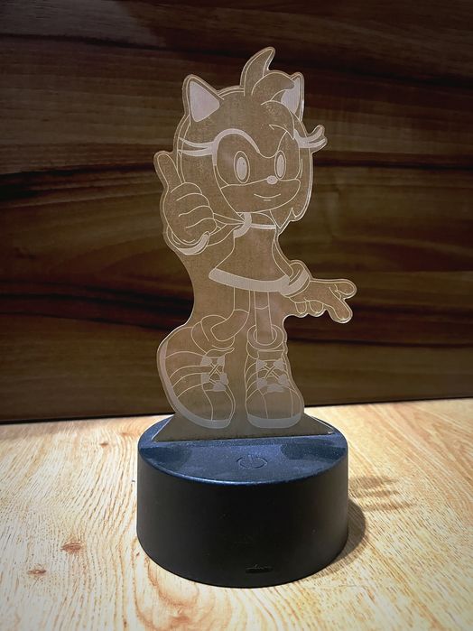 LED лампа на Amy Rose