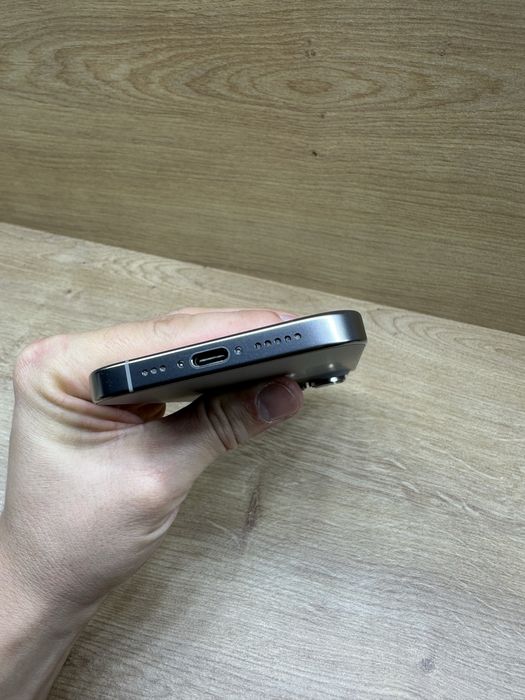 iPhone 16 PRO 256Gb Natural titanium 100% battery life