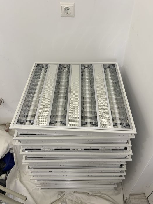 Луминисцентни лампи 15бр 250 лв общо 15 4W 6400К 1200ml G5 RoHS