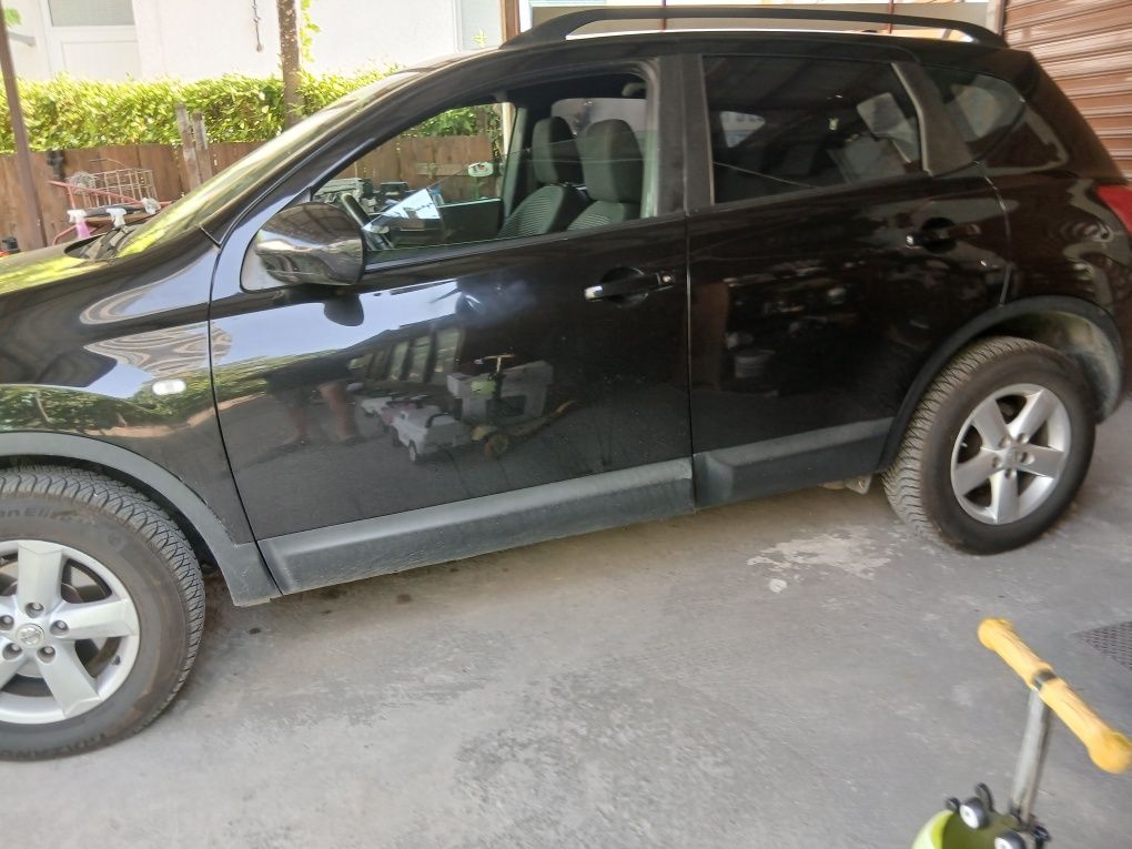 Кола Nissan Qashqai