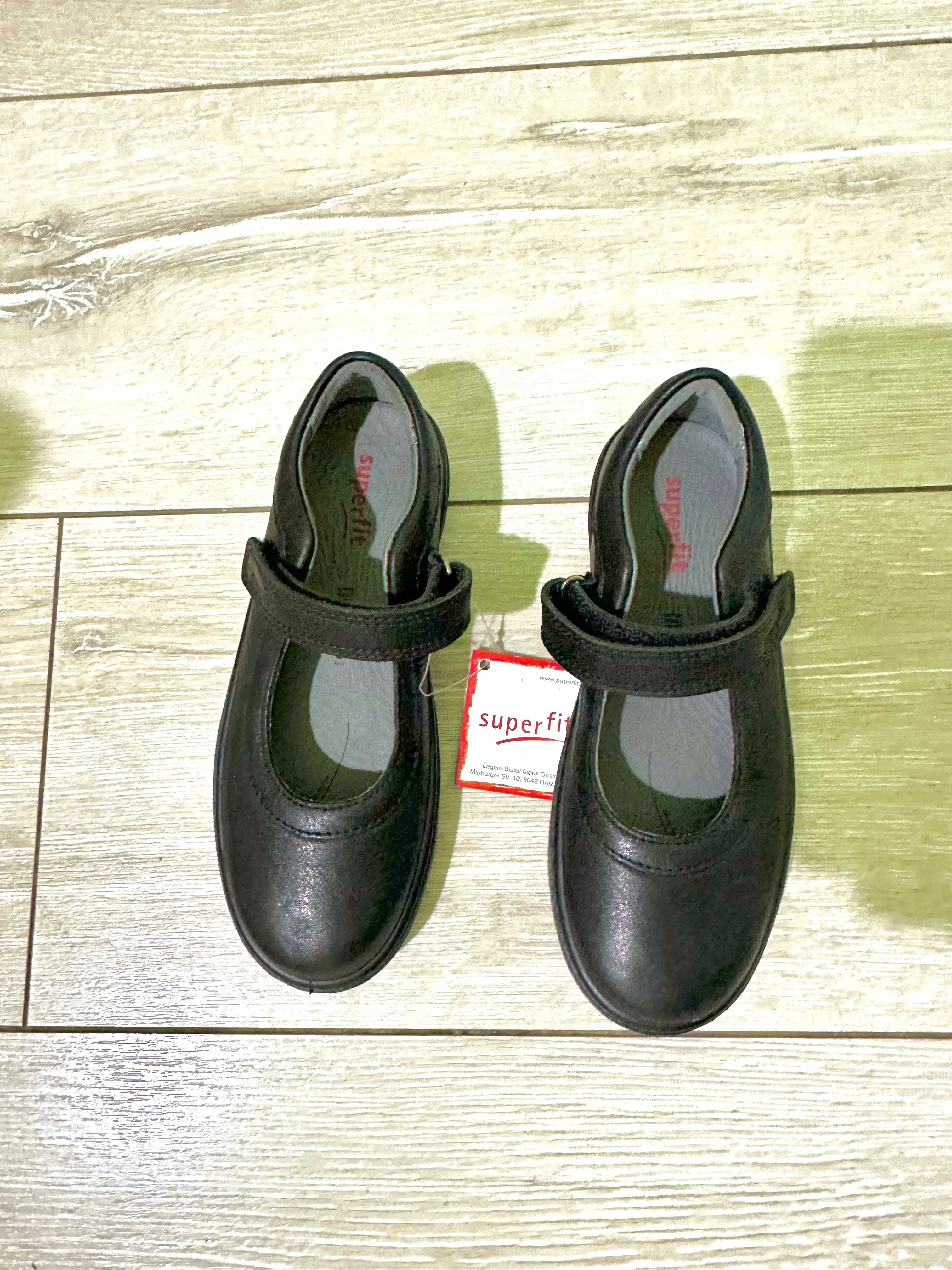 Нови оригинални детски обувки Superfit естествена кожа