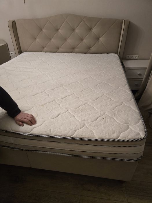 Кровать двуспальная