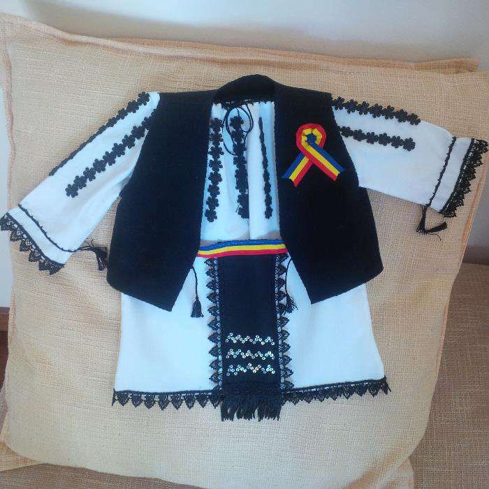 Costum popular fetite -1 an