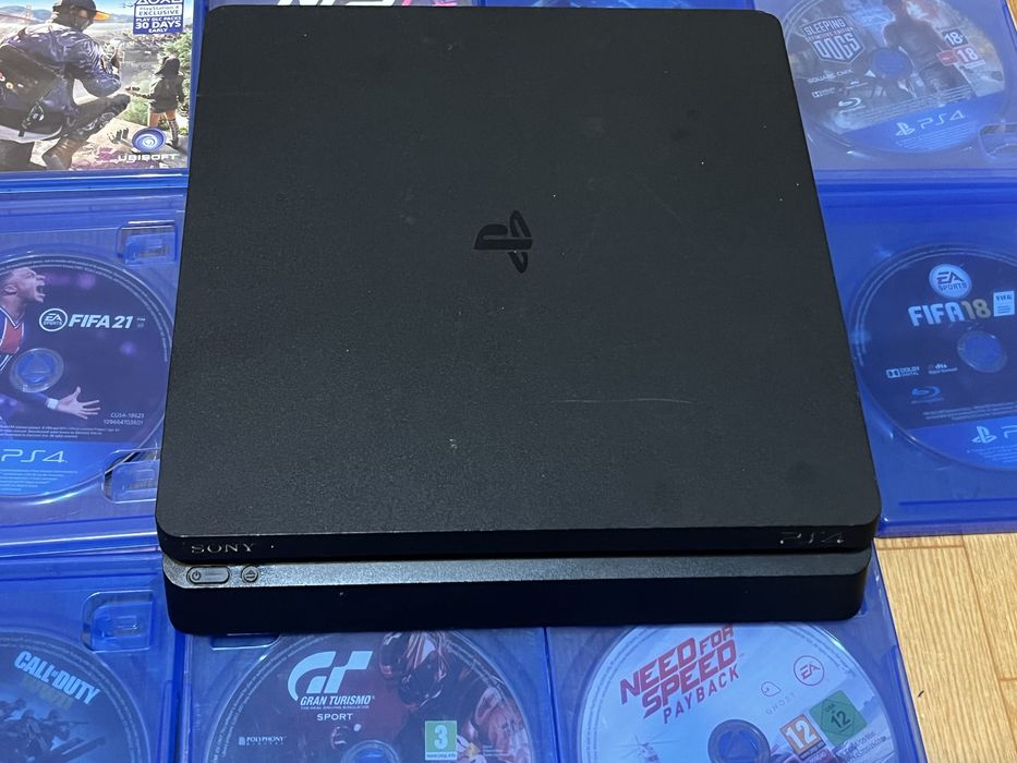 PlayStation 4 Slim – 500 GB + 2 джойстика + 11 игри