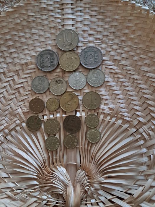 Стари български монети