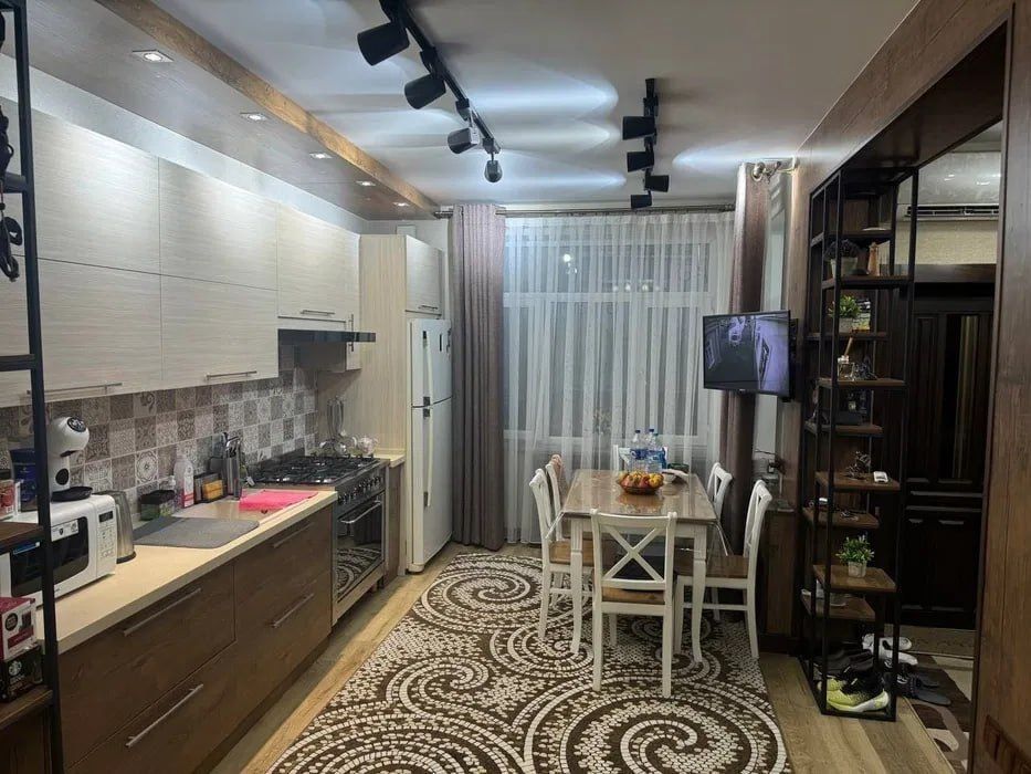 Сотилади Дом Продаётся Мирабад Темирйулчилар 3 Сотки Бассейн, Сауна