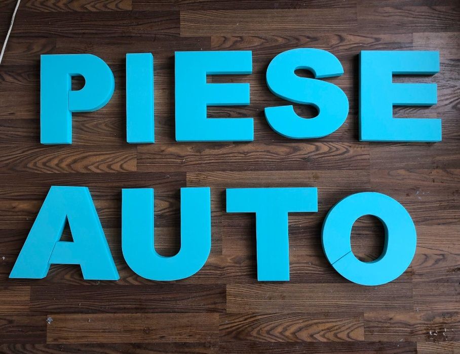 Litere volumetrice , polistiren , reclame , publicitate , decor ,