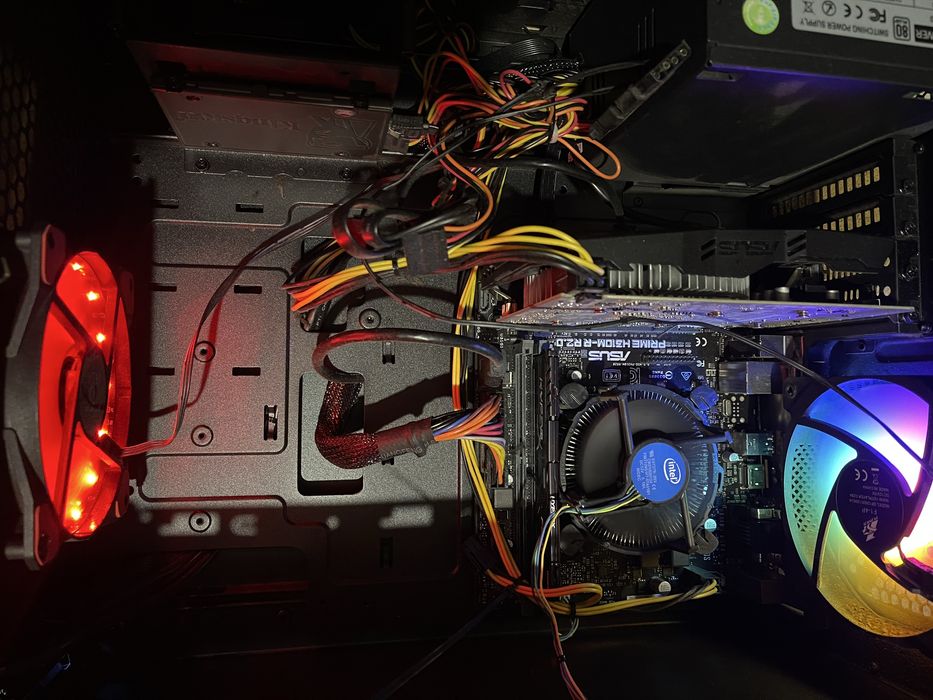 Vand pc ram 16gb i5-9400f2.90hz 1tb ssd 1100 de lei totu