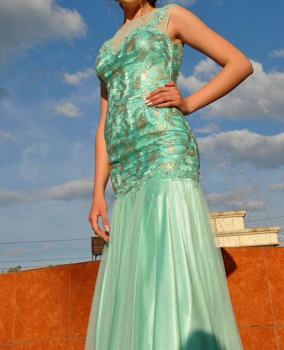 Праздничное Платье цена15000,торг