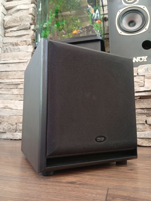 Активен субуфер KEF C-4