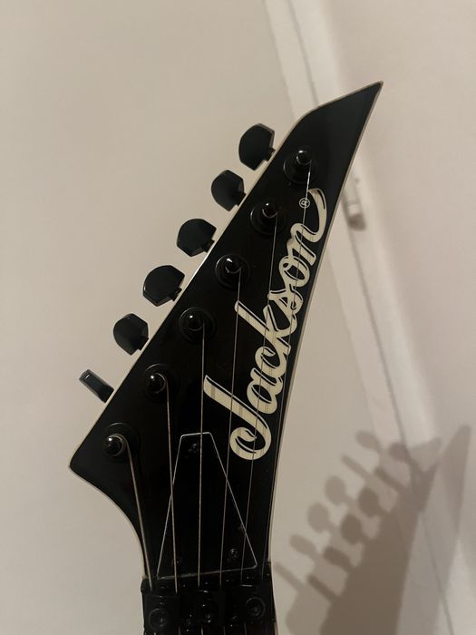 Jackson JS Series Dinky Arch Top JS32 DKA Pavo Purple